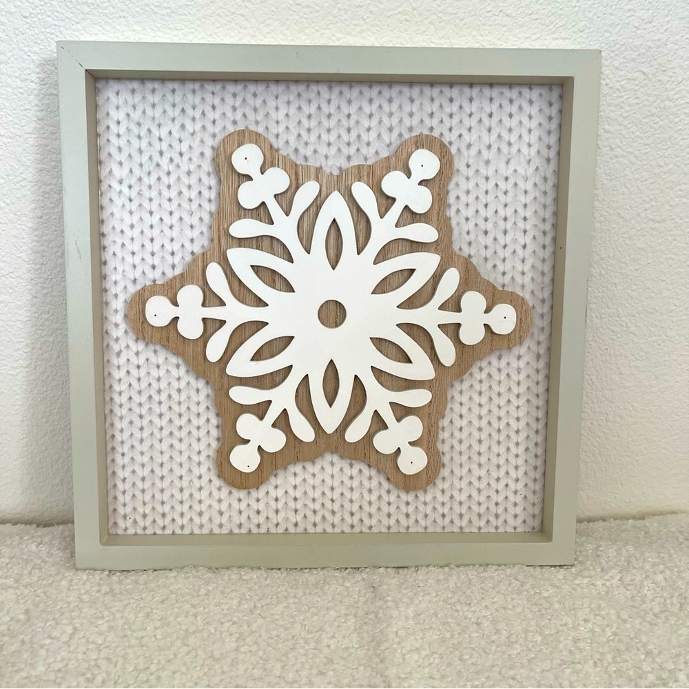 Holiday Wood Farmhouse Snowflake Winter Decor